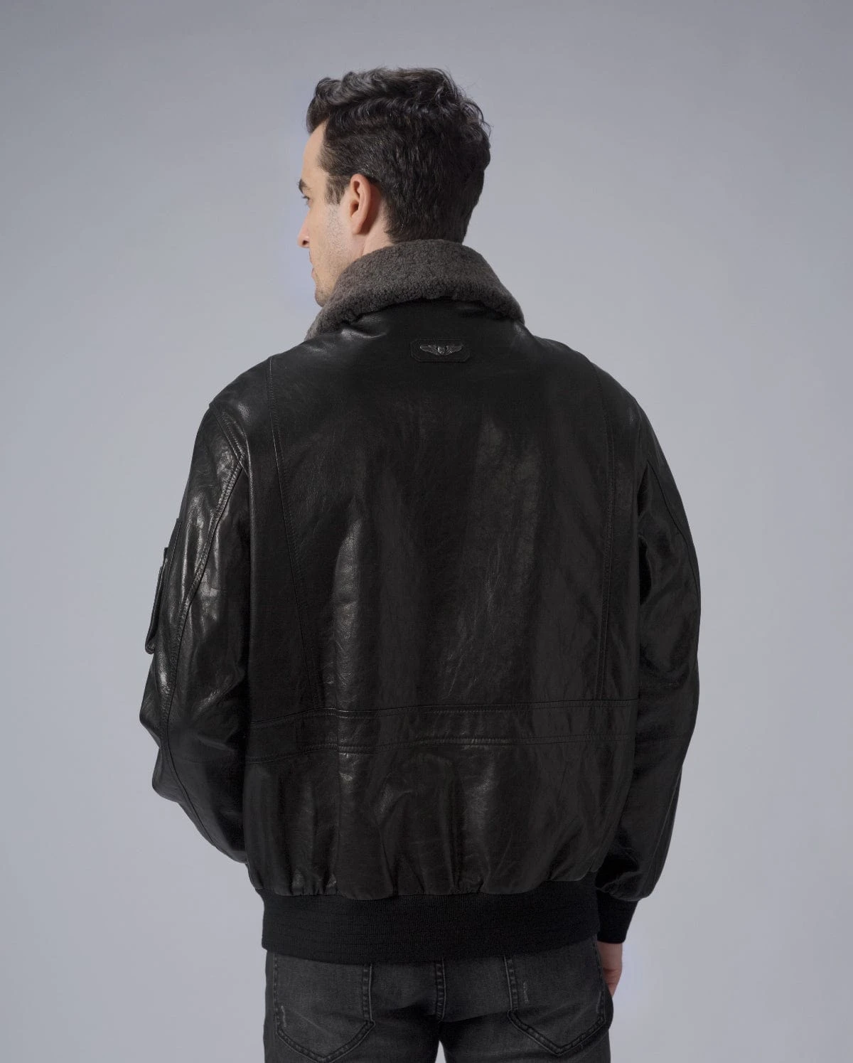 Men’s Black G-1 Aviator Leather Jacket With Fur Collar 6 Men’s Black G-1 Aviator Leather Jacket With Fur Collar - Image 4