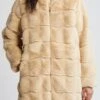 Via Spiga Beige Wavy Reversible Faux Fur Quilted Coat 2 Via Spiga Beige Wavy Reversible Faux Fur Quilted Coat -Us Military Jacket Via Spiga Beige Wavy Reversible Faux Fur Quilted Coat 1